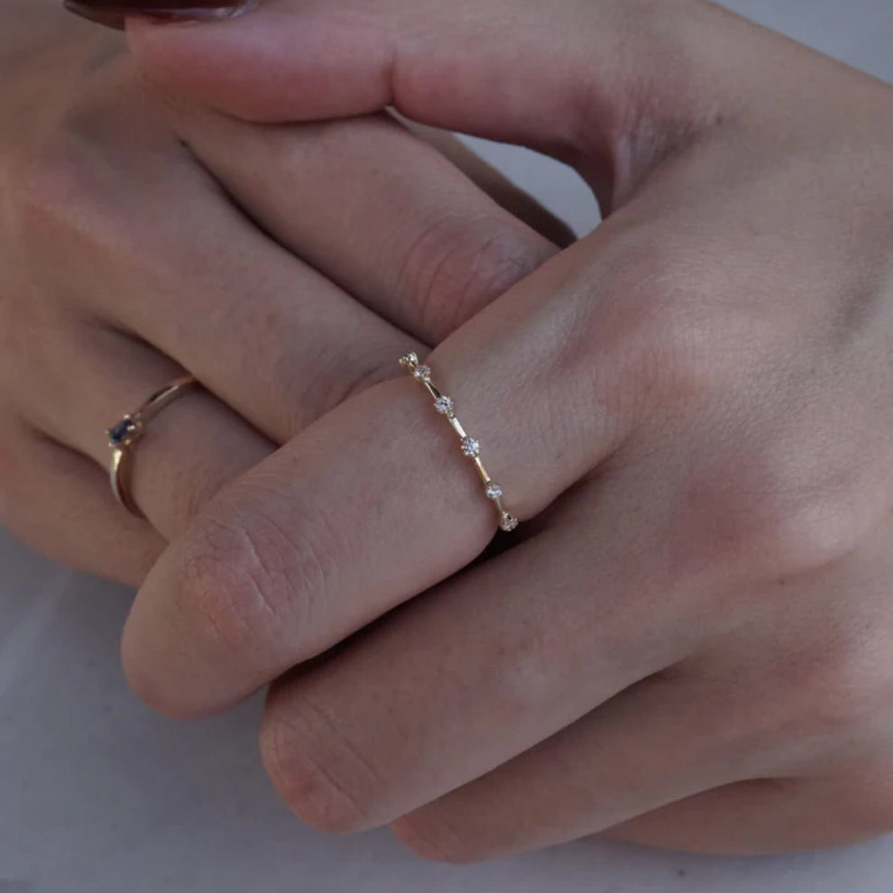 14k Gold Distance 6 Diamond Ring / Yellow Gold