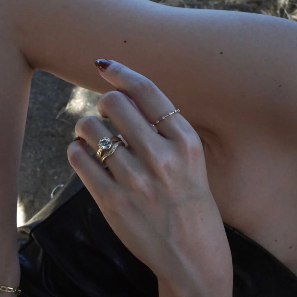 14k Gold Distance 6 Diamond Ring / Yellow Gold