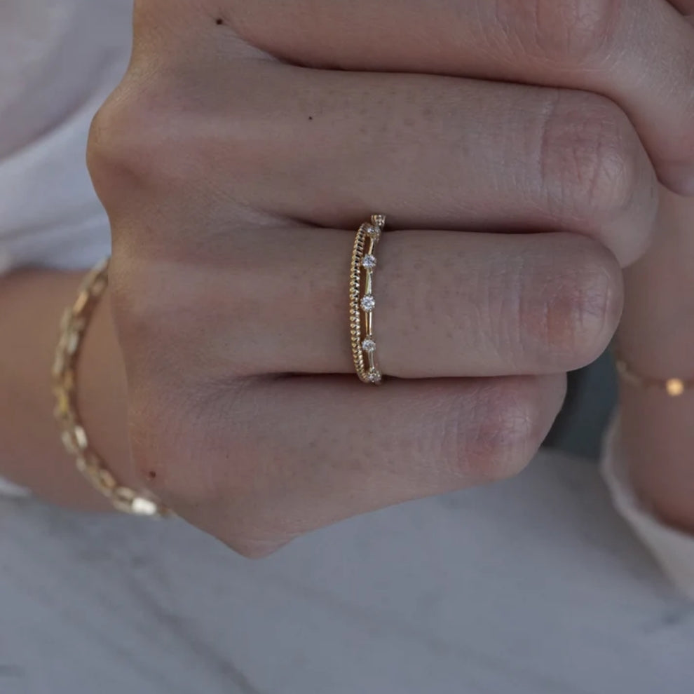 14k Gold Distance 6 Diamond Ring / Yellow Gold