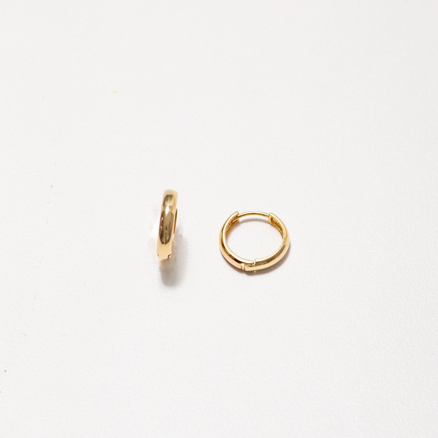 14k Gold Medium Plain Huggies / Yellow Gold