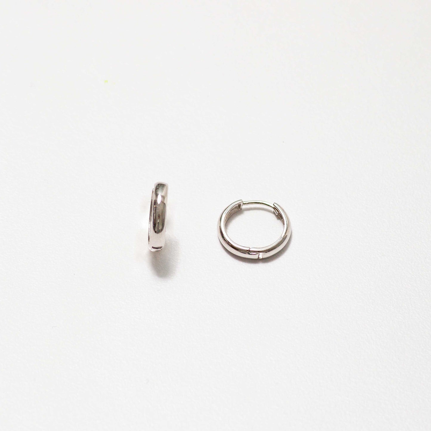 14k Gold Medium Plain Huggies / White Gold