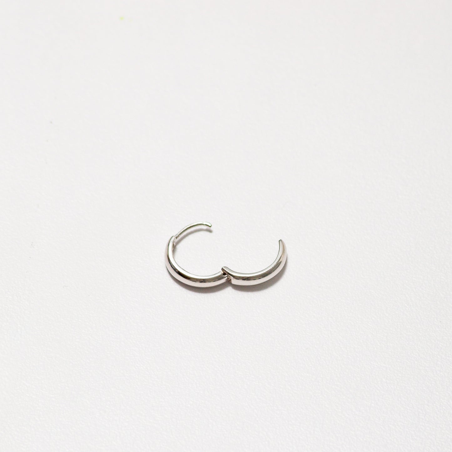 14k Gold Medium Plain Huggies / White Gold