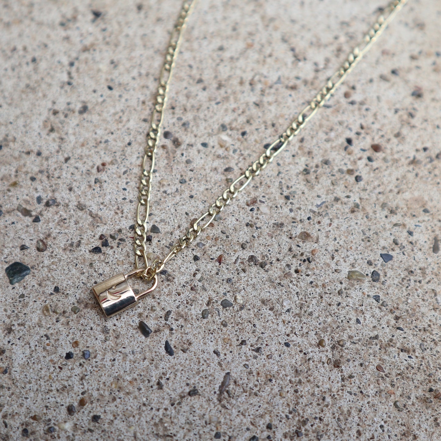 10K 「Keyless」 Pendant