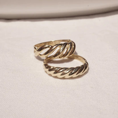 10k Gold Skinny Croissant Pinky Ring