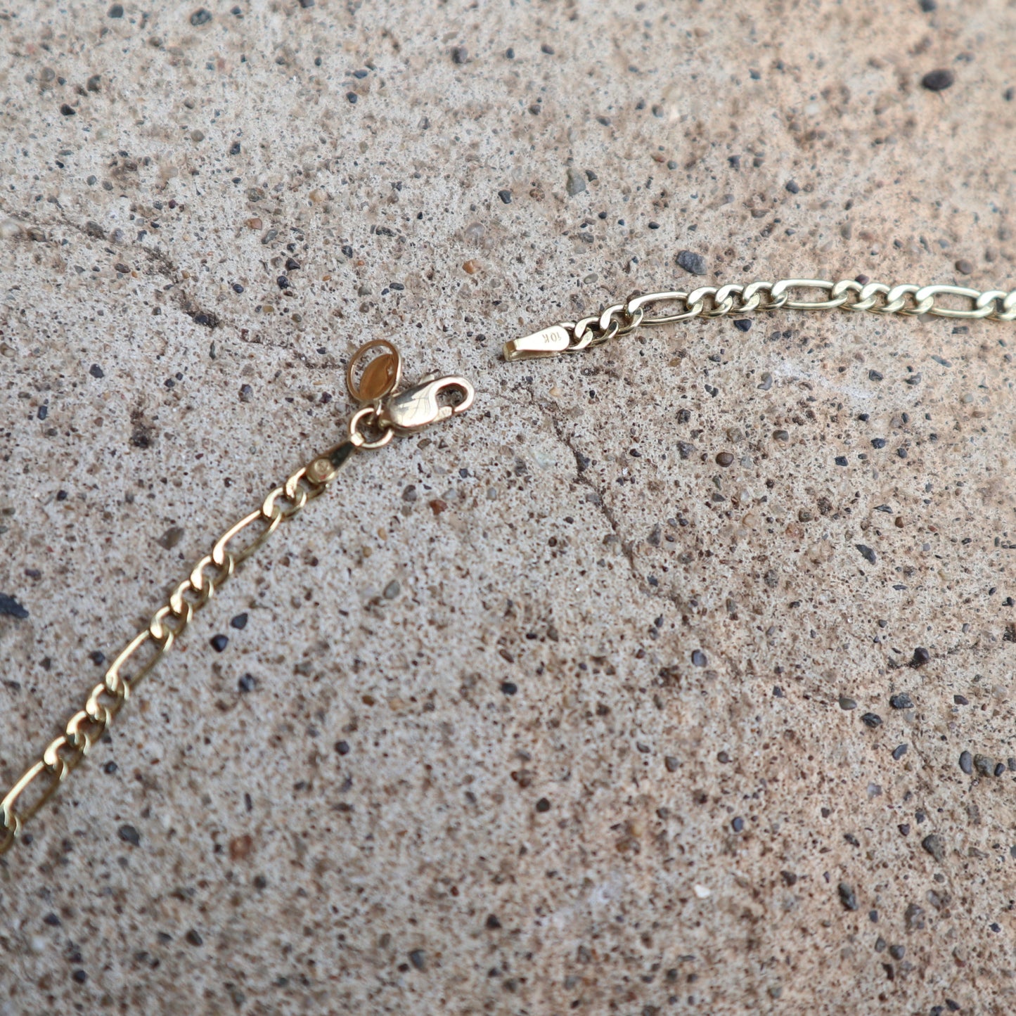 10K 「Moon」 Necklace