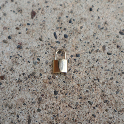 10K 「Keyless」 Pendant